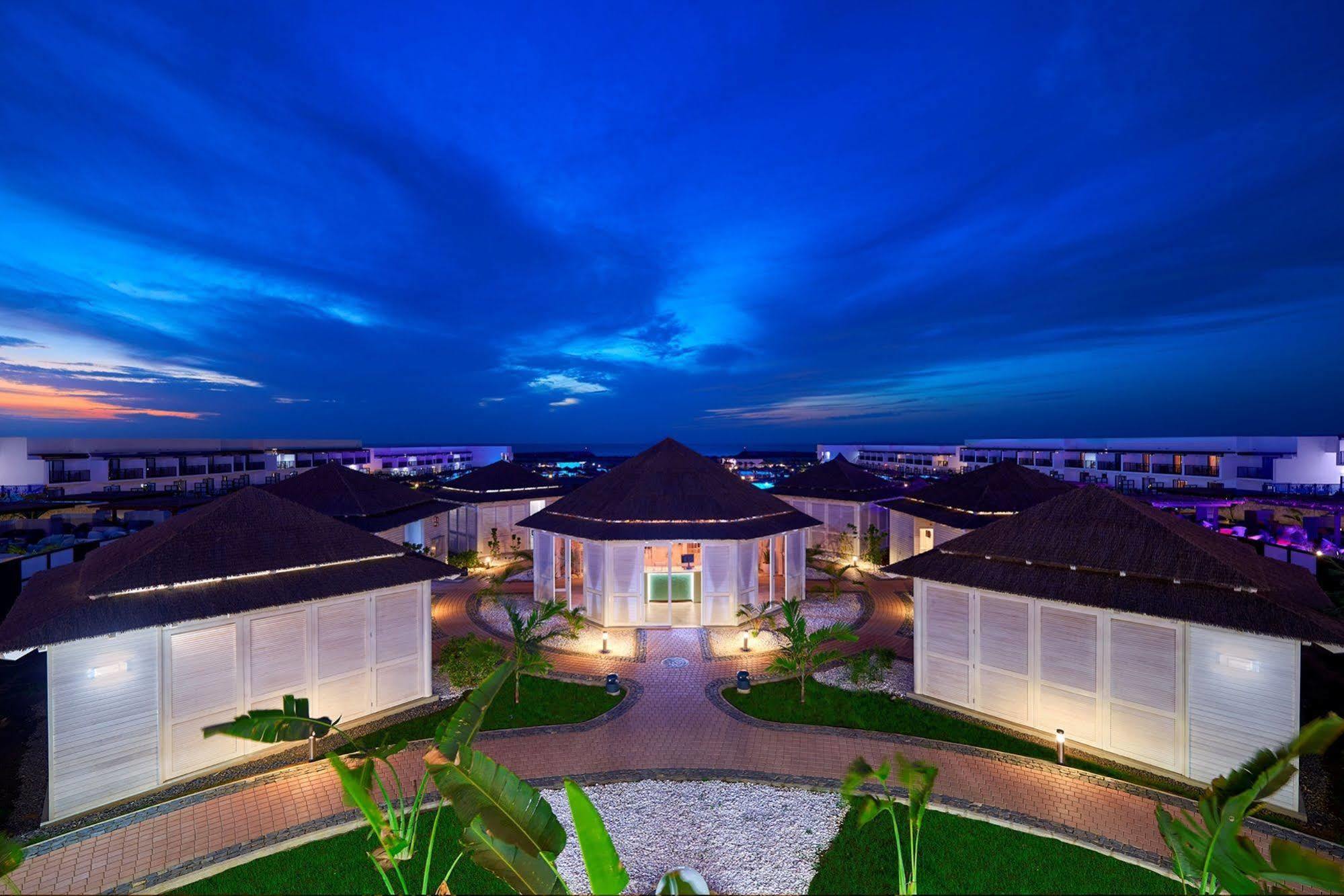 Melia Llana Beach Resort & Spa Santa Maria Ngoại thất bức ảnh